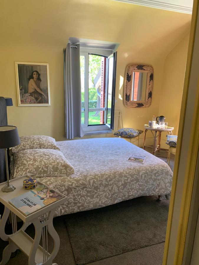 La Villa Des Rosiers Cricqueboeuf ภายนอก รูปภาพ