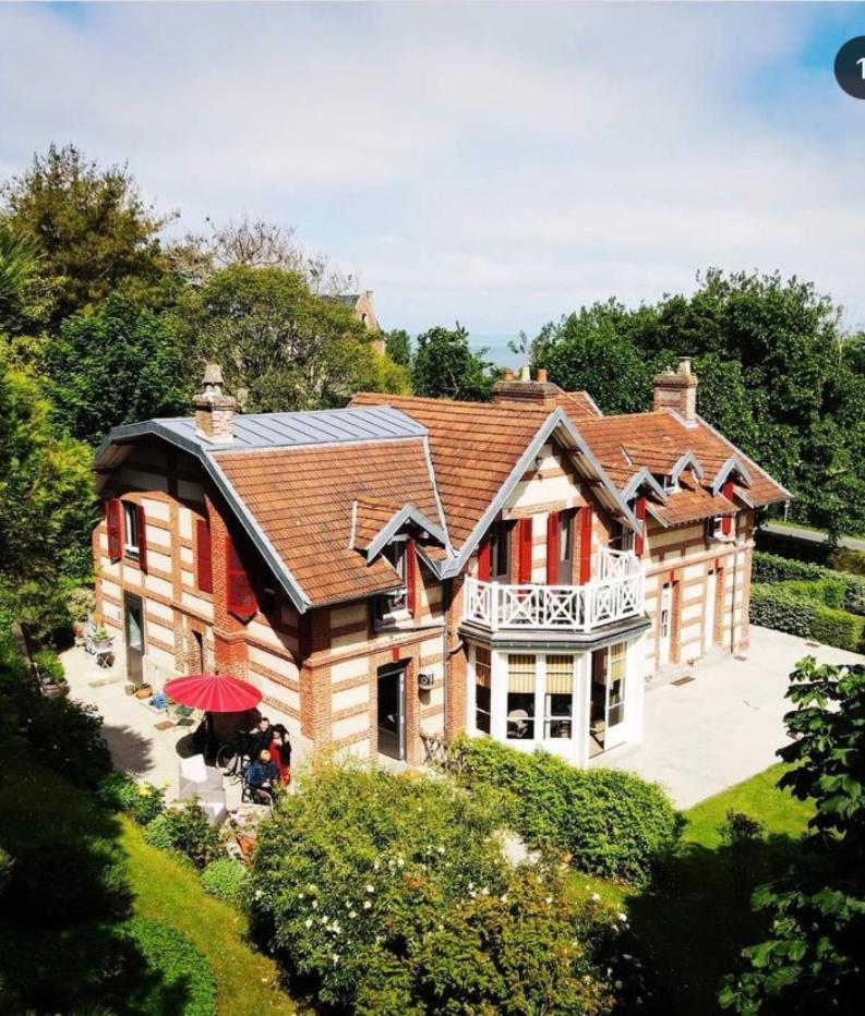 La Villa Des Rosiers Cricqueboeuf ภายนอก รูปภาพ