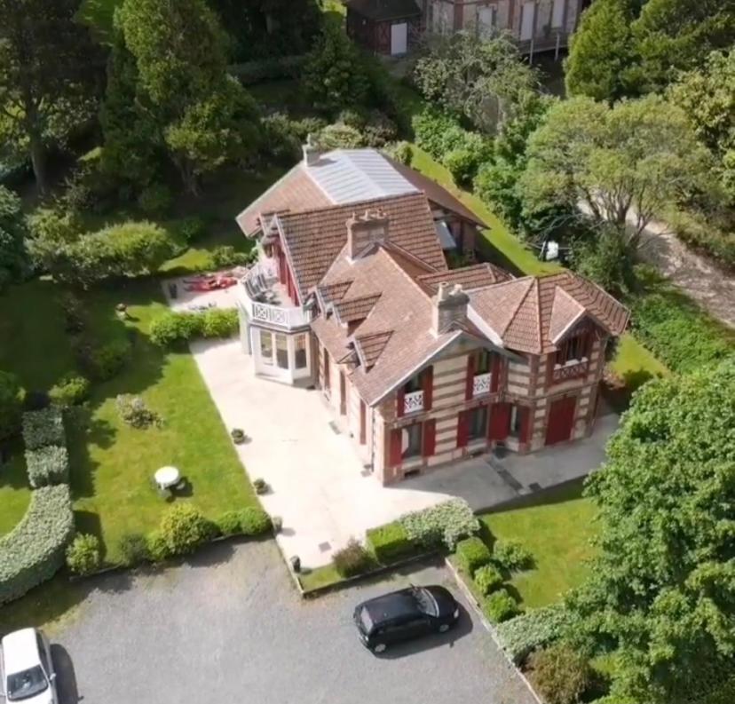 La Villa Des Rosiers Cricqueboeuf ภายนอก รูปภาพ