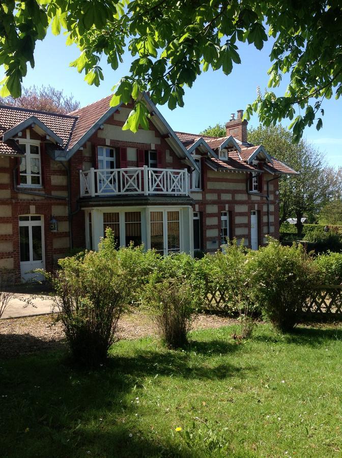 La Villa Des Rosiers Cricqueboeuf ภายนอก รูปภาพ