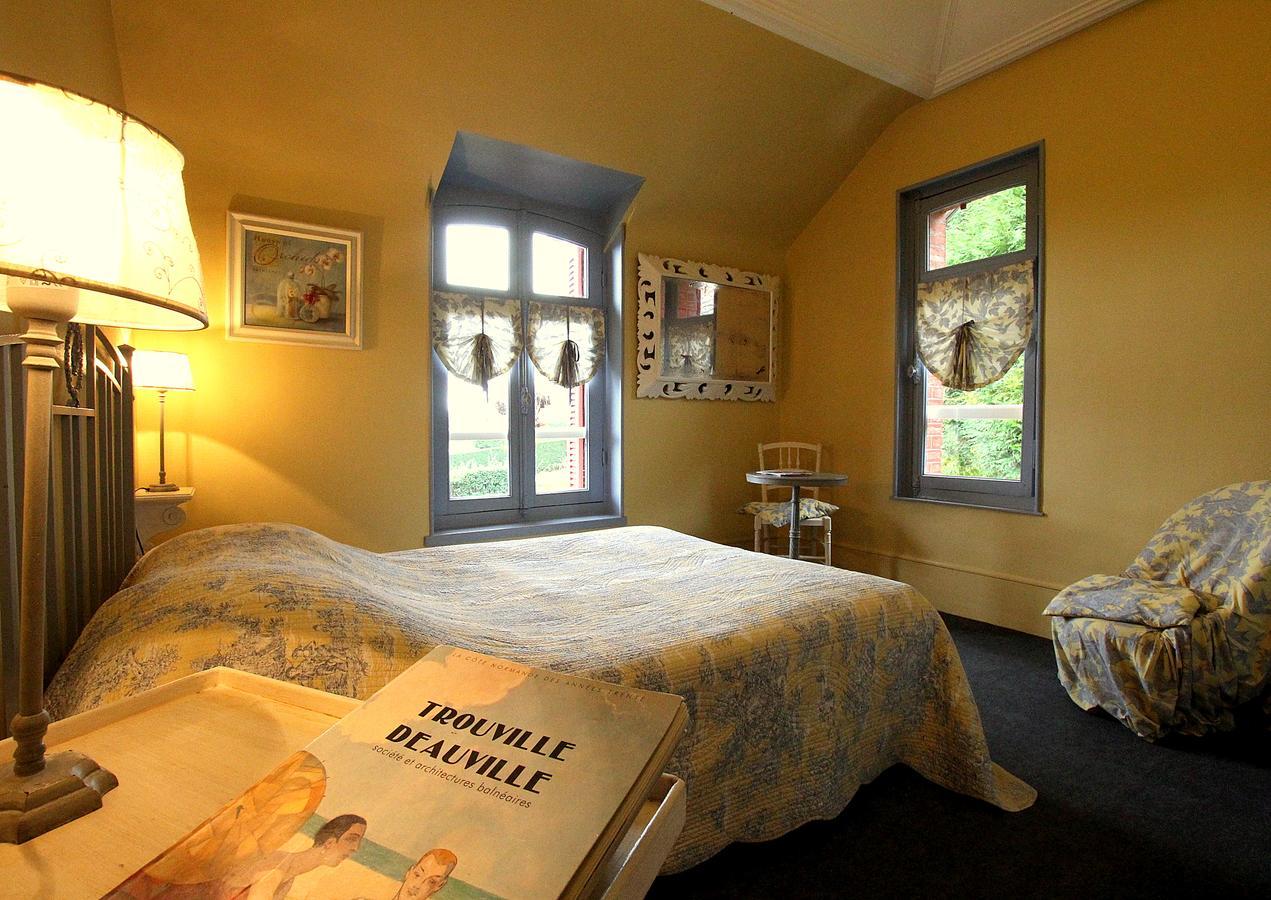 La Villa Des Rosiers Cricqueboeuf ภายนอก รูปภาพ